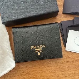 NEW Prada Small Saffiano Leather Wallet